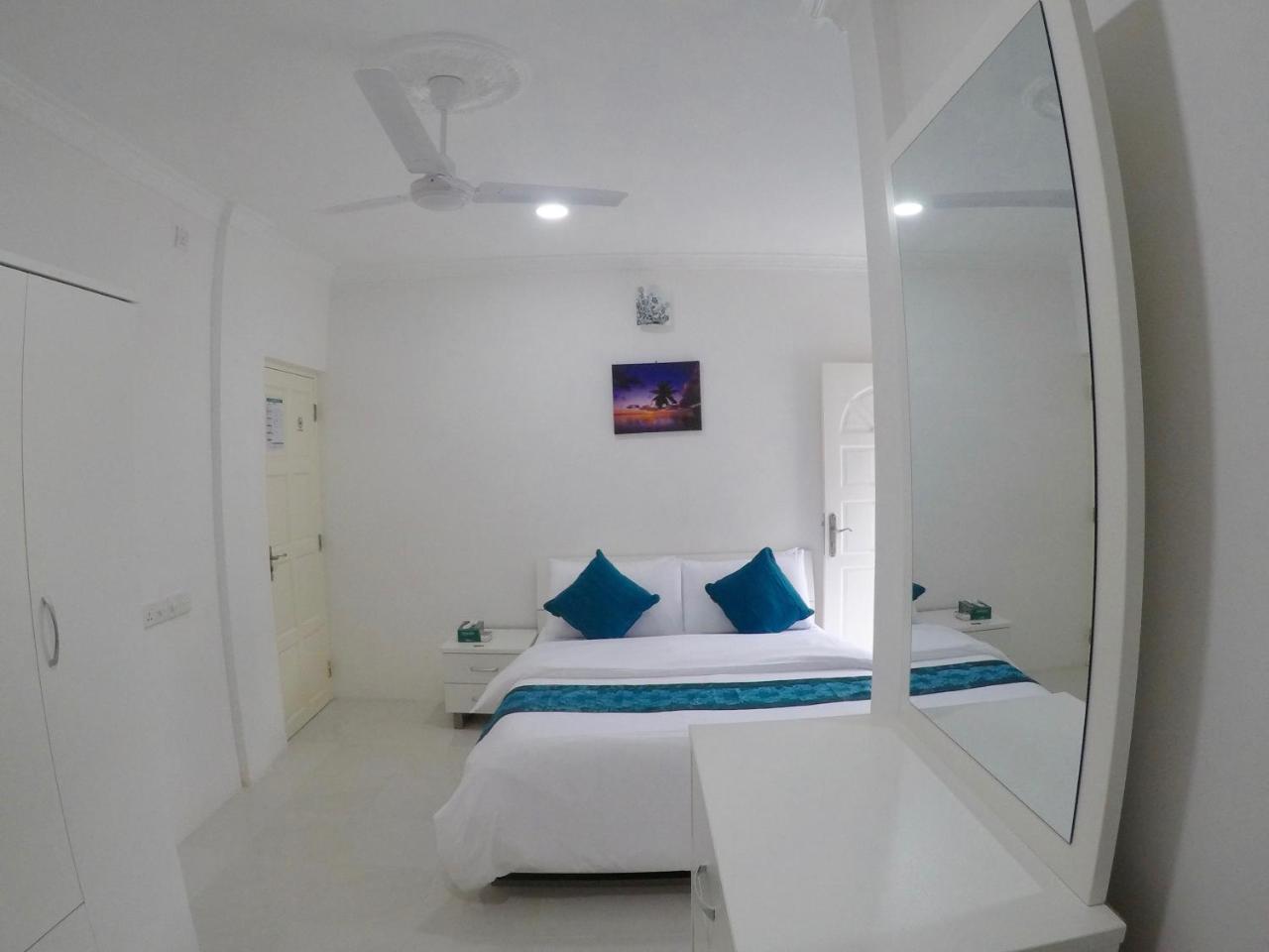 Palm Lodge Thulusdhoo Exterior photo